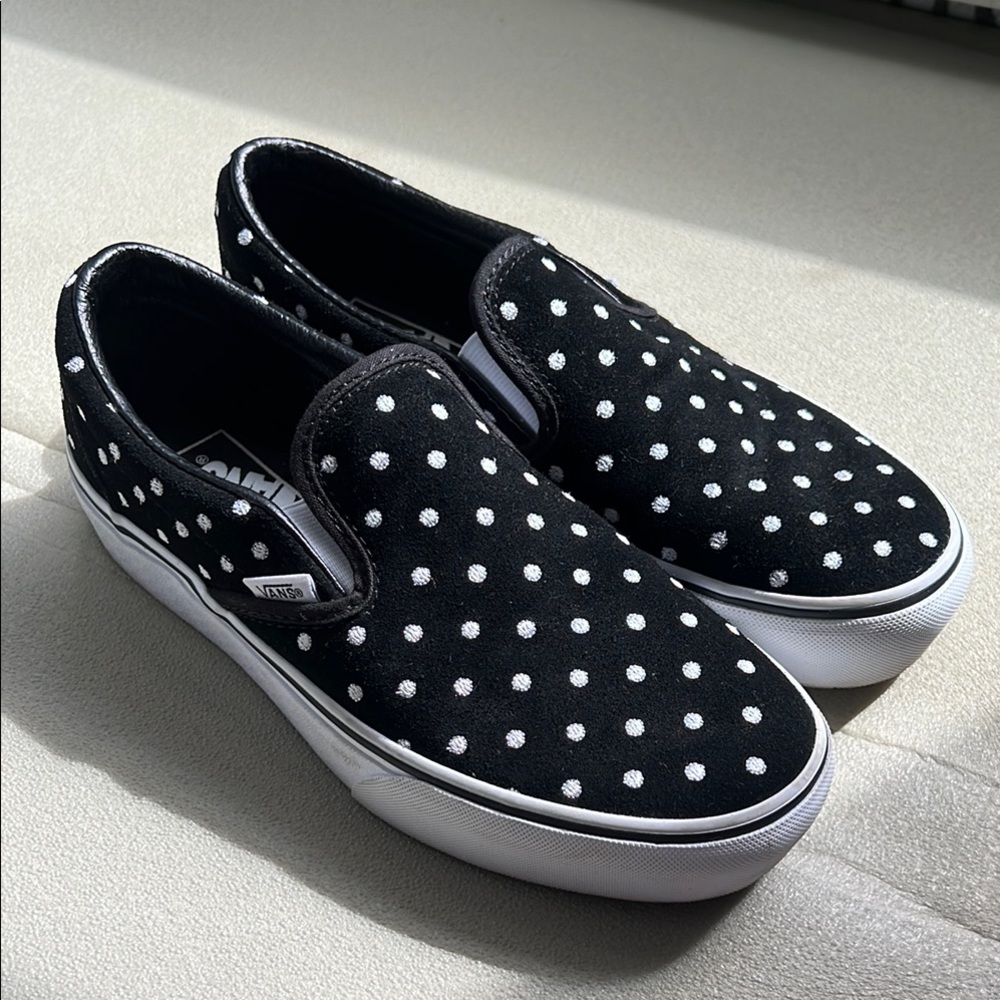 Vans Black and White Polka Dot Slip-On Sneakers Women’s 7.5 Men’s 6